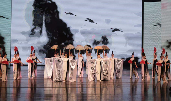 百花齊放 共筑小康夢(mèng)——重慶市群眾藝術(shù)館文藝匯演圓滿落幕